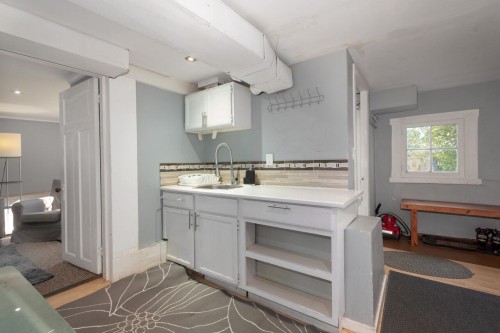 219 29Th Street E, North Vancouver, BC 