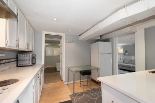 219 29Th Street E, North Vancouver, BC 