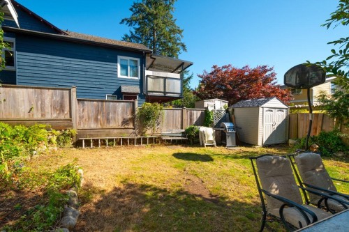 219 29Th Street E, North Vancouver, BC 