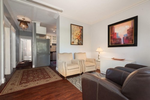 219 29Th Street E, North Vancouver, BC 