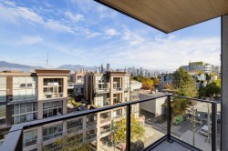 702-1530 6th Avenue W Vancouver, BC V6J 0J9