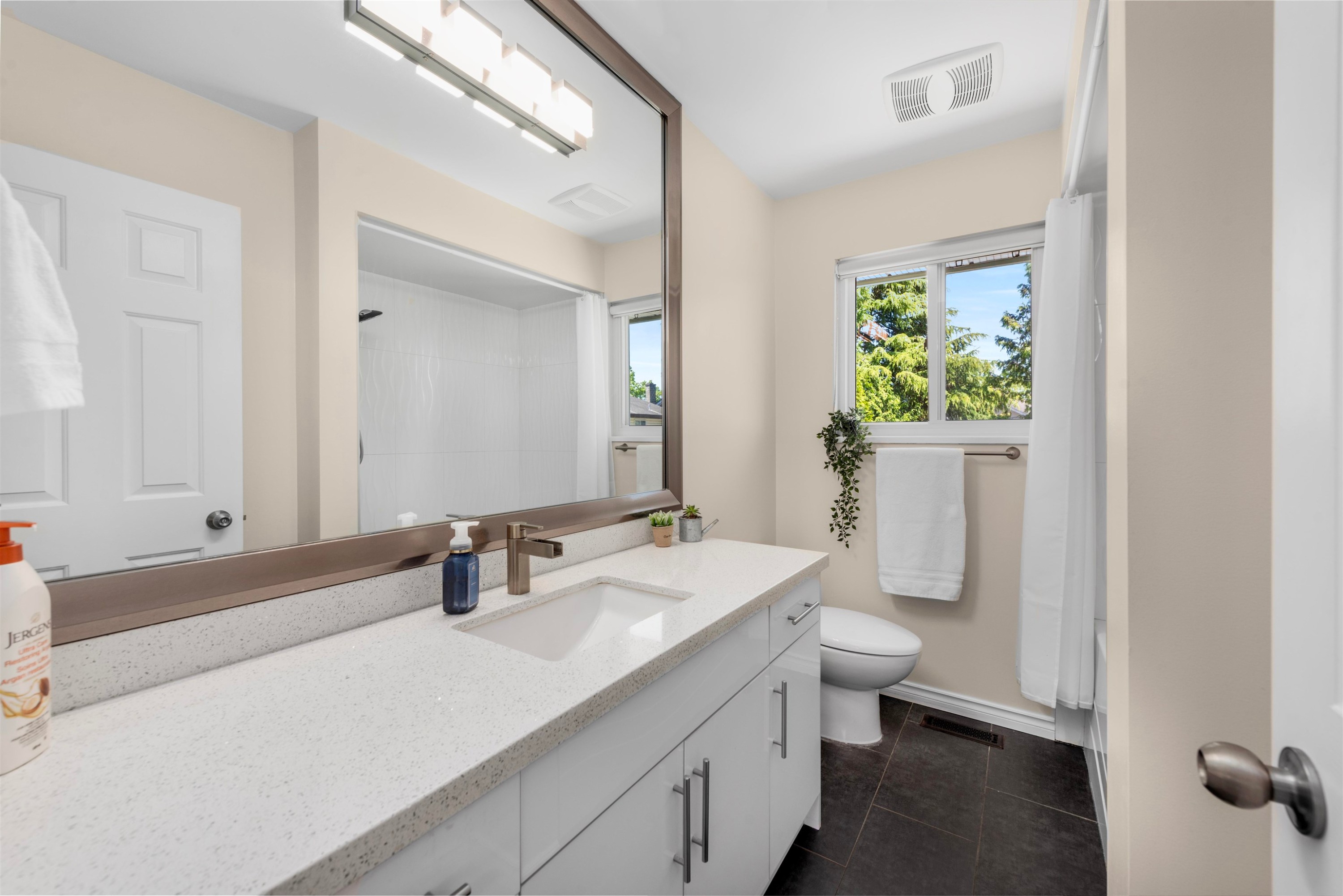 9611 Mcburney Drive, Richmond, BC