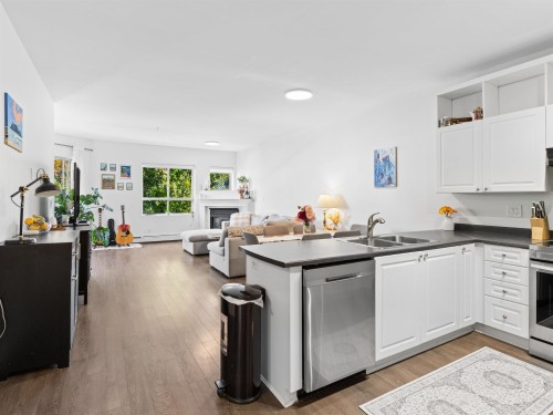 206-2109 Rowland Street  Port Coquitlam, BC V3C 6J4