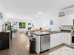 206-2109 Rowland Street  Port Coquitlam, BC V3C 6J4