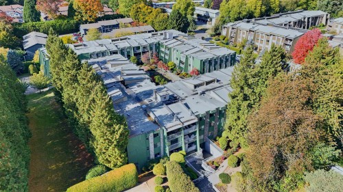 207-3901 Carrigan Court  Burnaby, BC V3N 4K1