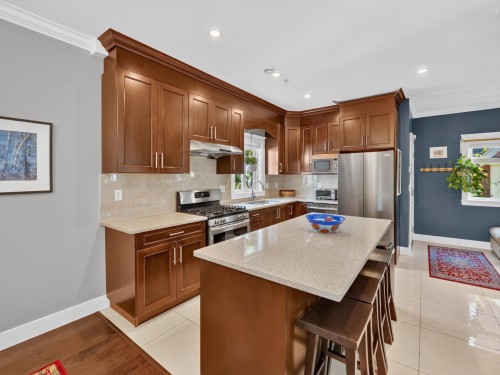 5502 Dundee Street, Vancouver, BC 