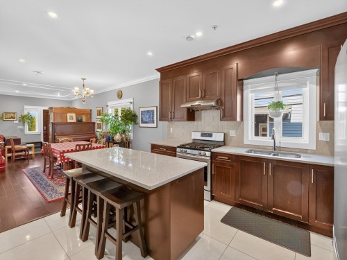 5502 Dundee Street, Vancouver, BC 