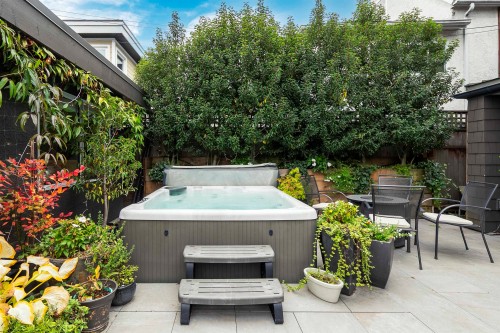 2505 Adanac Street, Vancouver, BC 