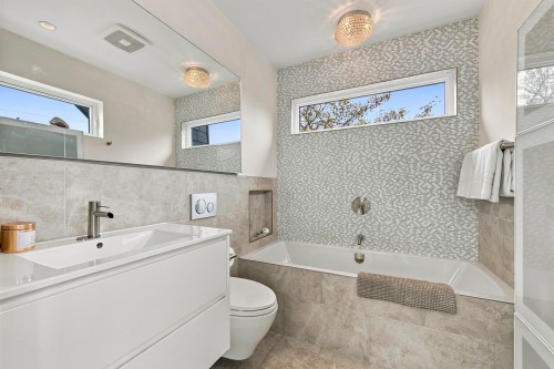 2505 Adanac Street, Vancouver, BC 