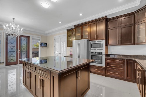 6830 Vivian Street, Vancouver, BC 