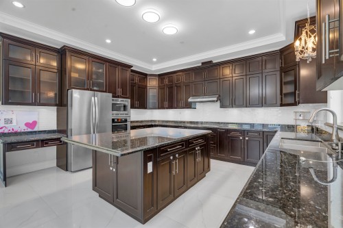 6830 Vivian Street, Vancouver, BC 