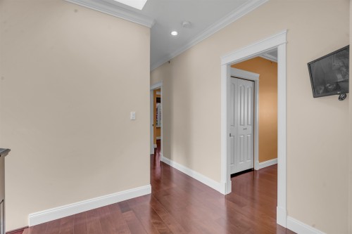 6830 Vivian Street, Vancouver, BC 