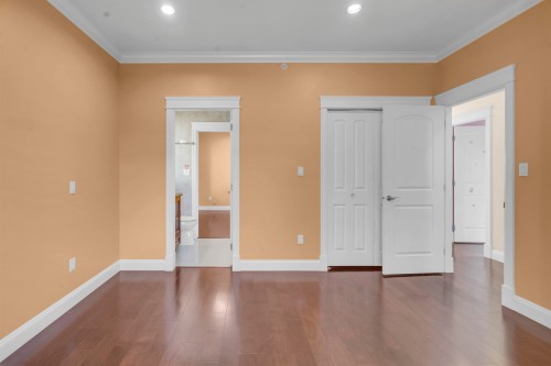 6830 Vivian Street, Vancouver, BC 