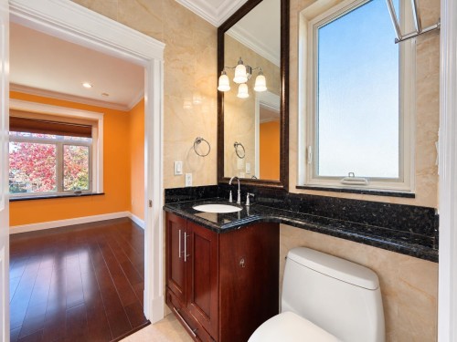 6830 Vivian Street, Vancouver, BC 