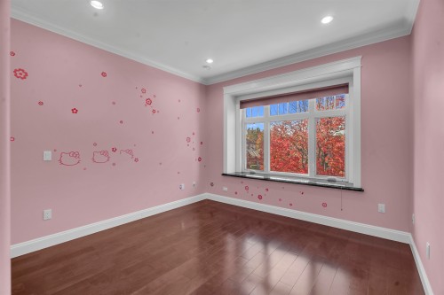 6830 Vivian Street, Vancouver, BC 