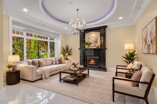 6830 Vivian Street, Vancouver, BC 