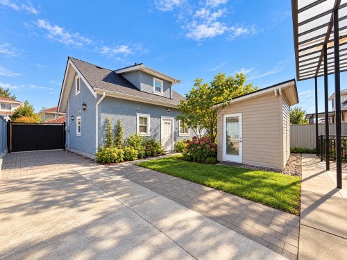 6830 Vivian Street, Vancouver, BC 