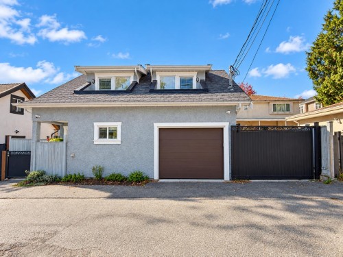 6830 Vivian Street, Vancouver, BC 