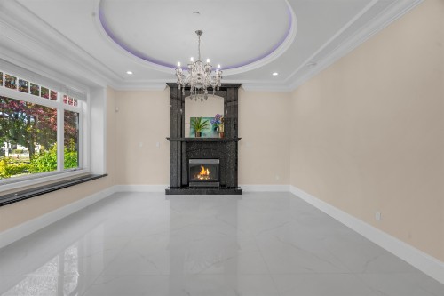 6830 Vivian Street, Vancouver, BC 