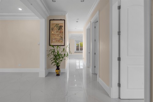 6830 Vivian Street, Vancouver, BC 