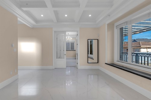 6830 Vivian Street, Vancouver, BC 