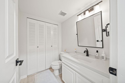 2408 Marine Drive Se, Vancouver, BC 