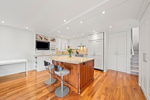 2408 Marine Drive Se, Vancouver, BC 