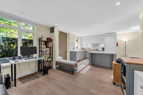 7637 Yukon Street, Vancouver, BC 