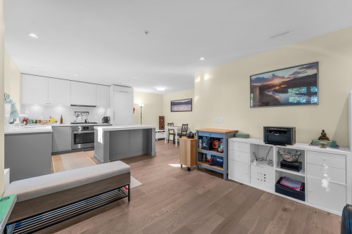 7637 Yukon Street, Vancouver, BC 