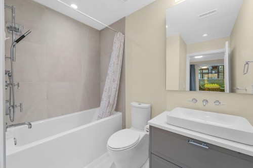 7637 Yukon Street, Vancouver, BC 