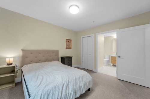 7637 Yukon Street, Vancouver, BC 