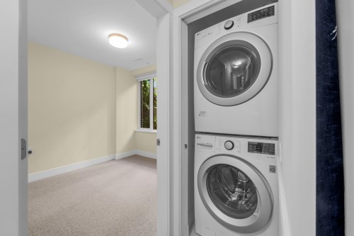 7637 Yukon Street, Vancouver, BC 