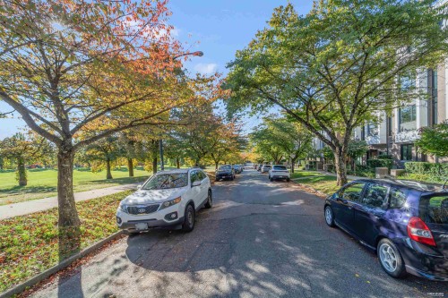 7637 Yukon Street, Vancouver, BC 