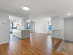 289 Drake Street  Vancouver, BC V6B 5Z6
