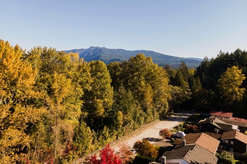 741 18Th Street E, North Vancouver, BC 