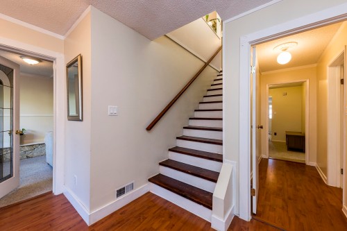 741 18Th Street E, North Vancouver, BC 