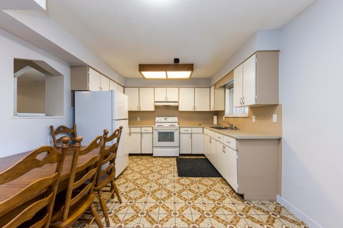 741 18Th Street E, North Vancouver, BC 