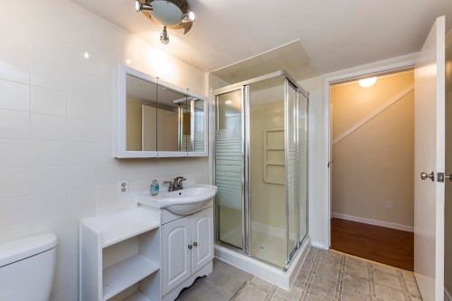 741 18Th Street E, North Vancouver, BC 