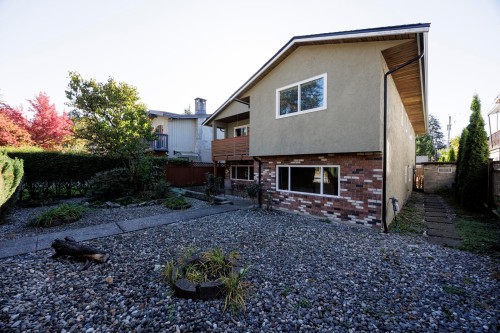 741 18Th Street E, North Vancouver, BC 