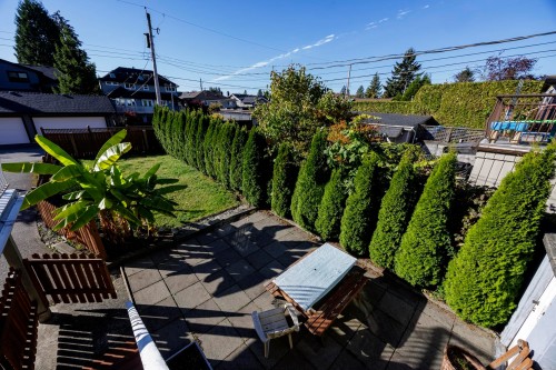 741 18Th Street E, North Vancouver, BC 