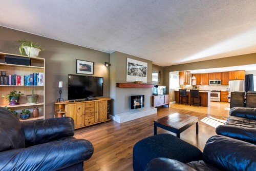 741 18Th Street E, North Vancouver, BC 