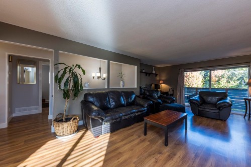 741 18Th Street E, North Vancouver, BC 
