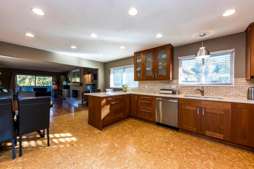 741 18Th Street E, North Vancouver, BC 