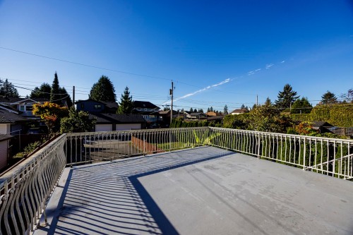 741 18Th Street E, North Vancouver, BC 