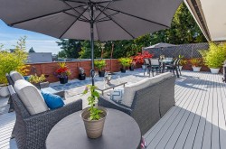 404-360 2nd Street E North Vancouver, BC V7L 4N6