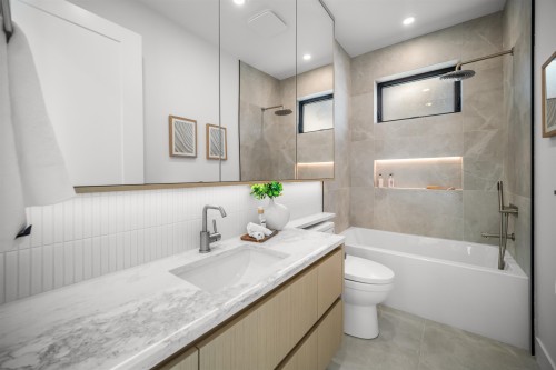 411 19Th Avenue W, Vancouver, BC 
