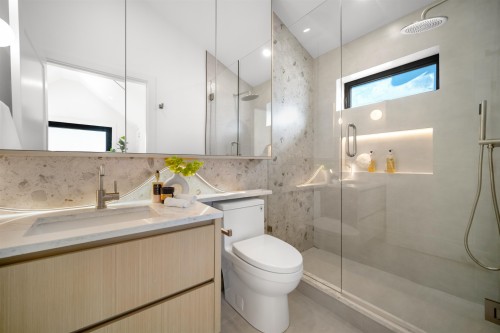 411 19Th Avenue W, Vancouver, BC 