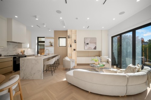 411 19Th Avenue W, Vancouver, BC 