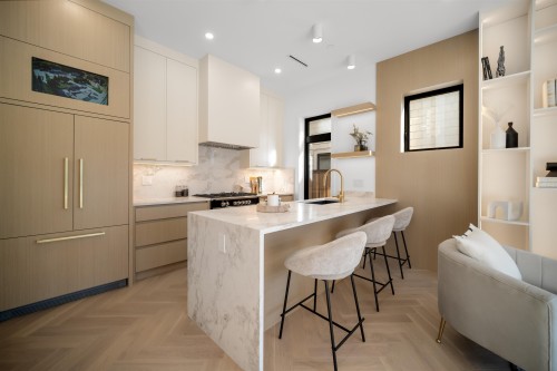 411 19Th Avenue W, Vancouver, BC 