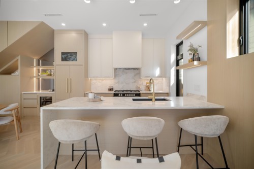 411 19Th Avenue W, Vancouver, BC 
